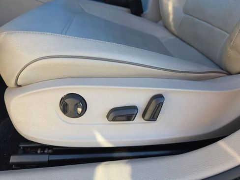 Used 2016 Volkswagen Passat 1.8T R-Line w/ R-Line Lighting Package image 14