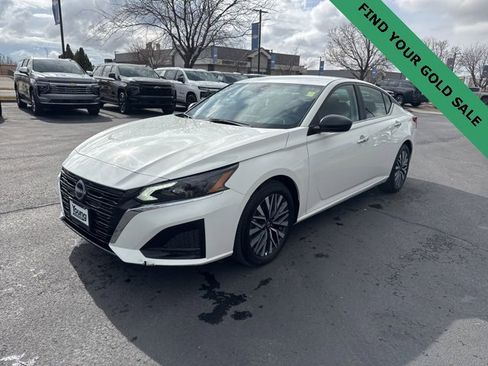 Used 2025 Nissan Altima 2.5 SV image 3