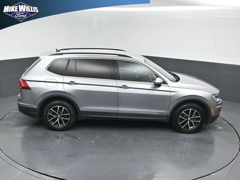 Used 2021 Volkswagen Tiguan SE image 16
