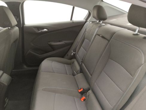 Used 2019 Chevrolet Cruze LT w/ Convenience Package image 18