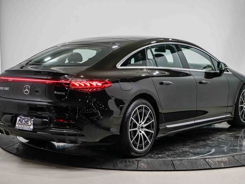 Used 2023 Mercedes-Benz EQS 580 4MATIC Sedan image 4