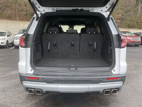 Used 2025 GMC Acadia Elevation image 12