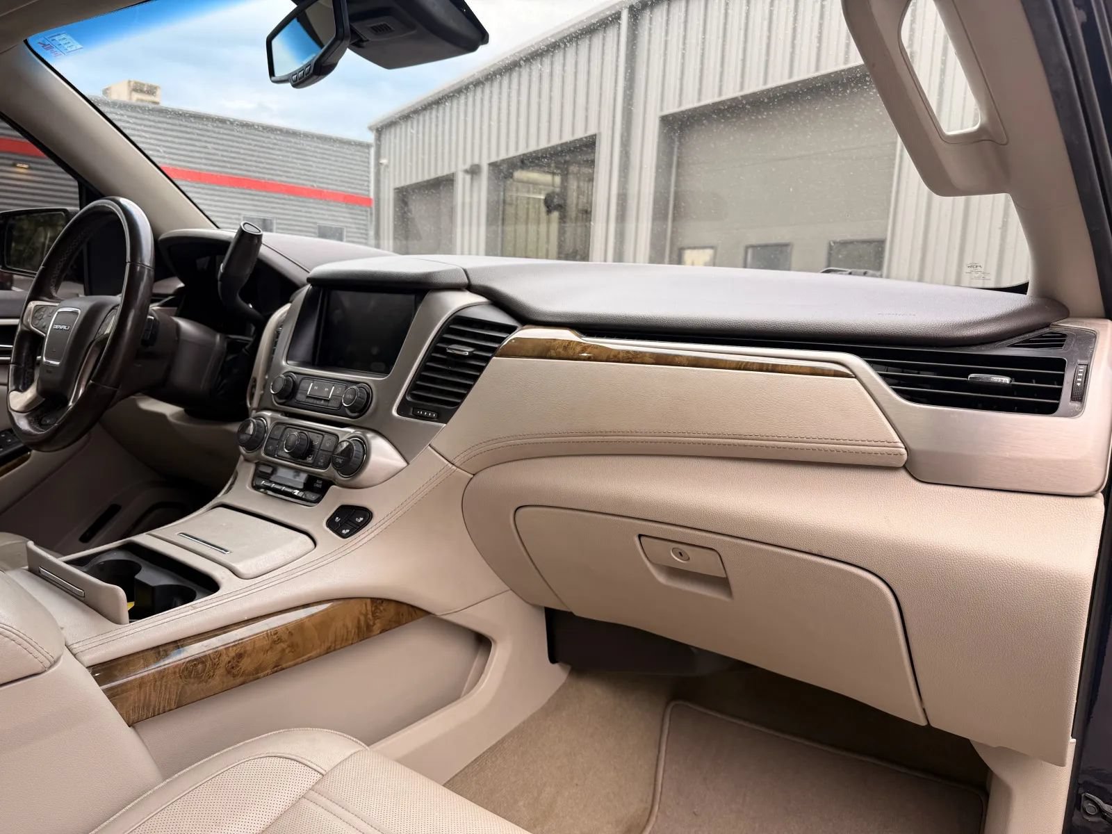 Used 2017 GMC Yukon Denali w/ Open Road Package AWD/4WD image 13