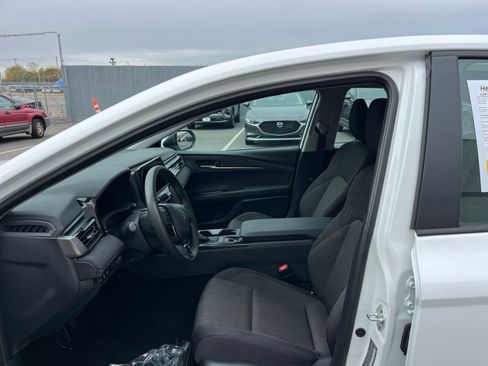 Used 2025 Toyota Camry LE image 27