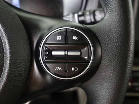 Certified 2023 Kia Soul LX w/ LX Technology Package FWD image 39