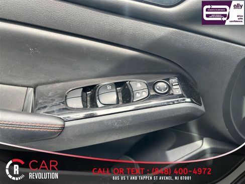 Used 2025 Nissan Altima 2.5 SR FWD image 24