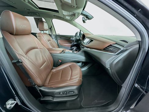 Used 2018 Buick Enclave Avenir w/ Avenir Technology Package image 34