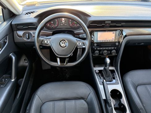 Used 2020 Volkswagen Passat 2.0T SEL image 24