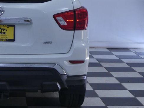 Used 2018 Nissan Pathfinder S AWD/4WD image 29