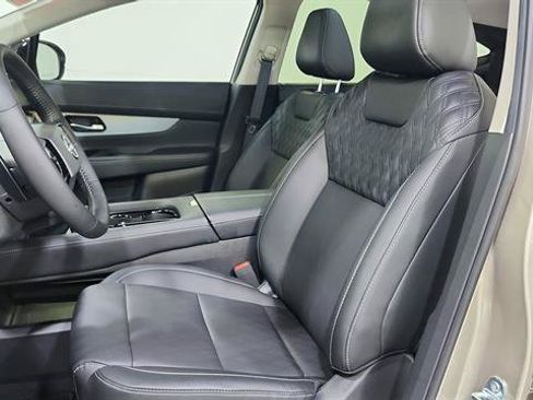 Certified 2026 Nissan Murano Platinum w/ Cargo Package AWD/4WD image 11