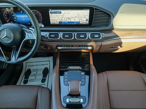 Used 2024 Mercedes-Benz GLS 450 4MATIC image 50