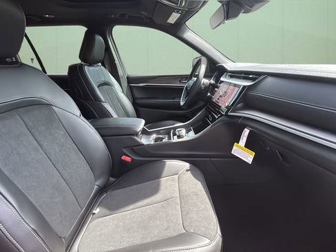 New 2026 Jeep Grand Cherokee Altitude RWD image 24