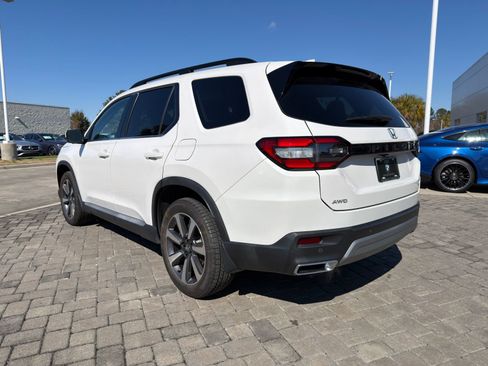 Used 2023 Honda Pilot Elite image 11