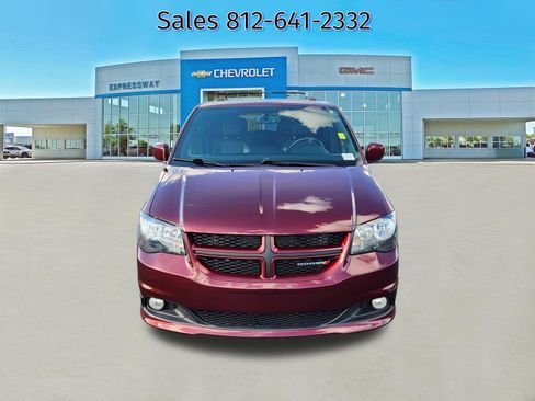 Used 2018 Dodge Grand Caravan GT FWD image 2