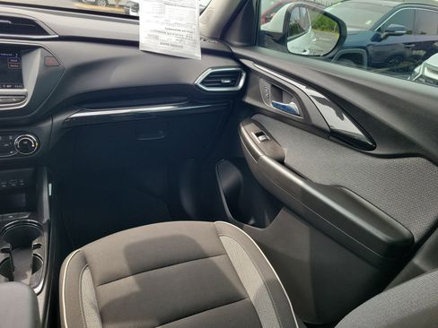 Used 2023 Chevrolet TrailBlazer LT FWD image 17