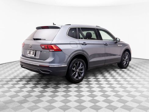 Used 2023 Volkswagen Tiguan SE AWD/4WD image 5