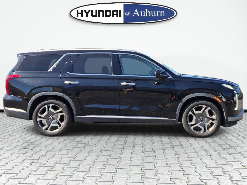 Used 2023 Hyundai Palisade SEL w/ Premium Package FWD image 4