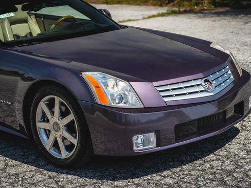 Used 2004 Cadillac XLR image 25