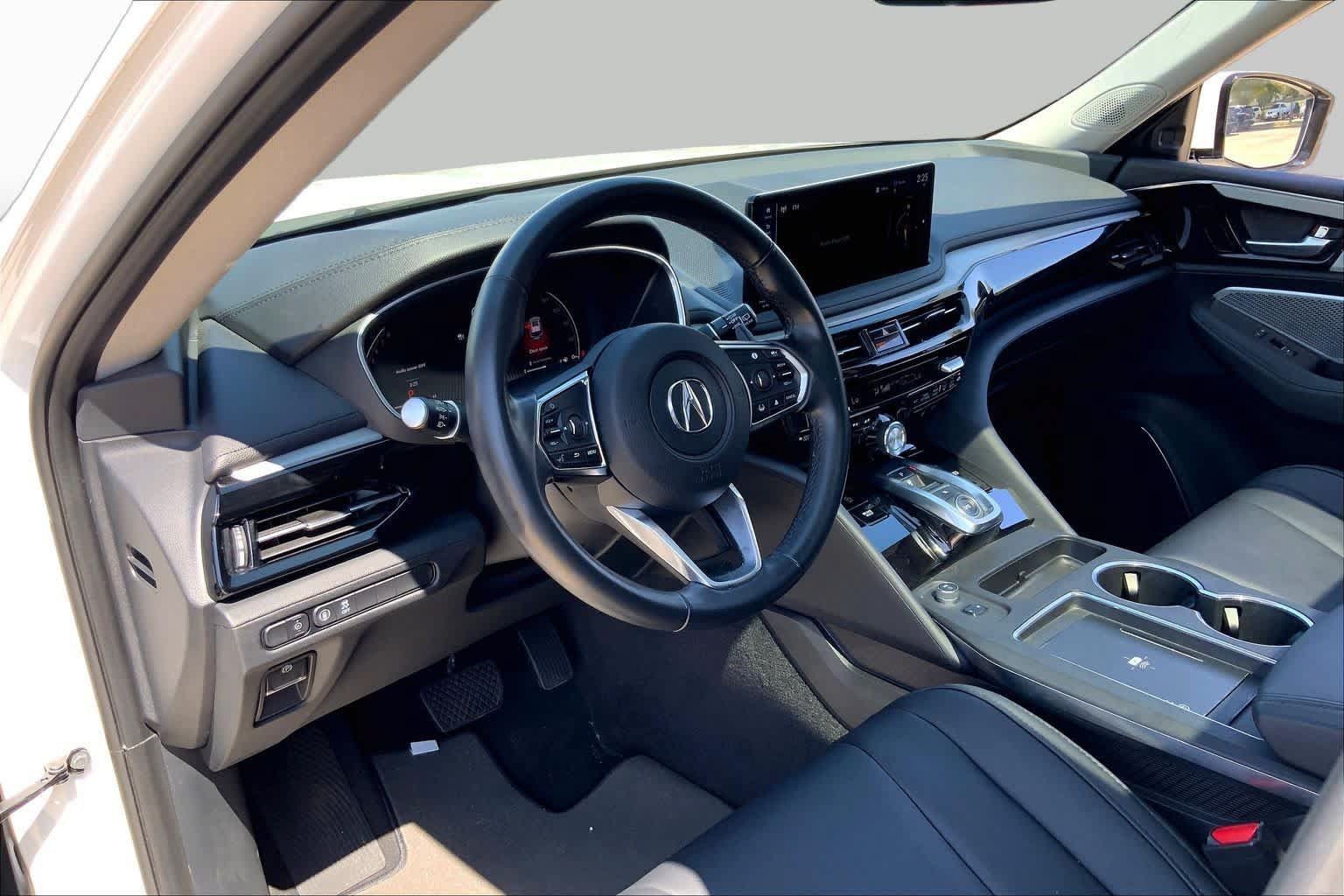 Used 2025 Acura MDX FWD image 18