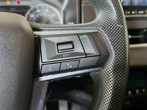 Used 2024 Mitsubishi Outlander ES FWD image 17