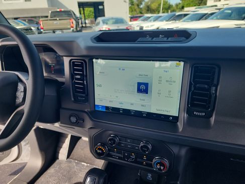 New 2025 Ford Bronco 4-Door image 25