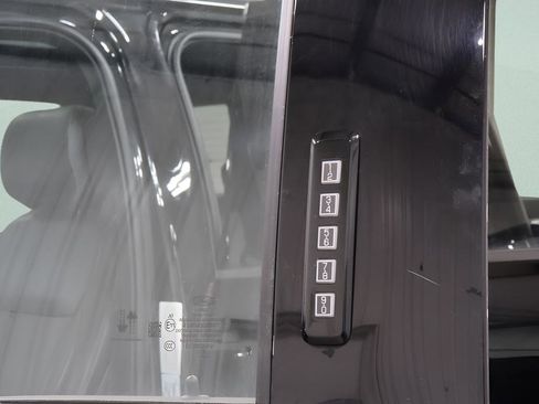 Used 2023 Ford F150 Lariat w/ Equipment Group 502A High image 43