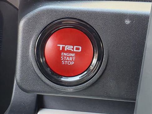 Used 2024 Toyota Tacoma TRD Off-Road AWD/4WD image 15