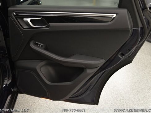 Used 2023 Porsche Macan image 38