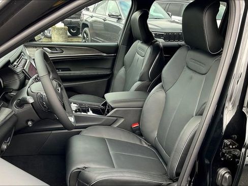 New 2025 Jeep Grand Cherokee Overland w/ Luxury Tech Group IV image 10