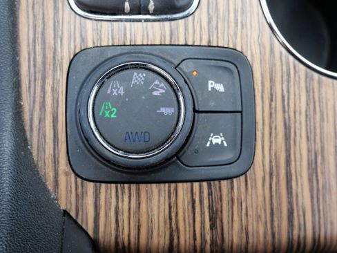 Used 2019 GMC Acadia Denali w/ Technology Package AWD/4WD image 18