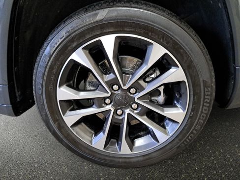 Used 2024 Jeep Grand Cherokee L Overland w/ Trailer Tow Package image 33