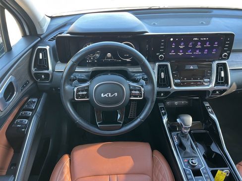 Used 2023 Kia Sorento SX Prestige image 22
