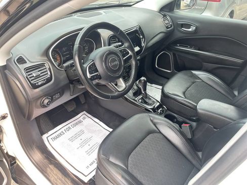 Used 2018 Jeep Compass Latitude w/ Popular Equipment Group AWD/4WD image 14