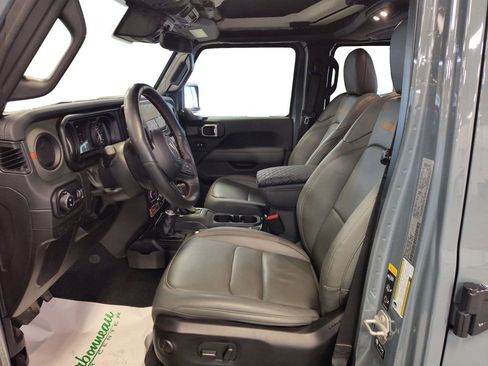 Used 2024 Jeep Gladiator Mojave w/ Convenience Group image 10