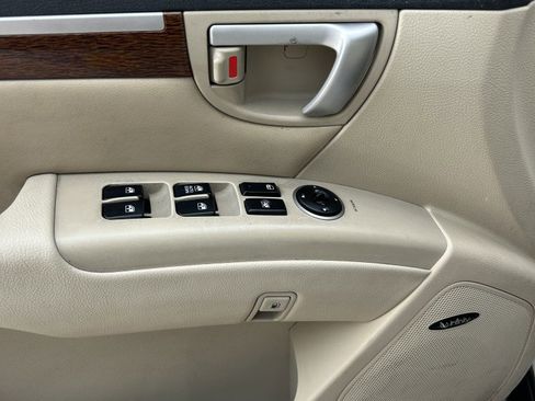 Used 2009 Hyundai Santa Fe Limited FWD image 16