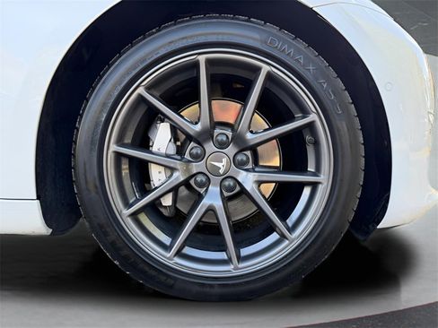 Used 2021 Tesla Model 3 Long Range image 12