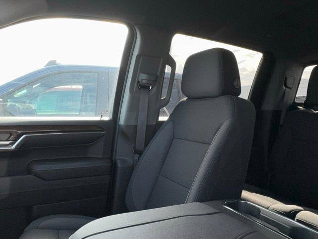 Used 2024 Chevrolet Silverado 1500 LT Trail Boss w/ Convenience Package II AWD/4WD image 14