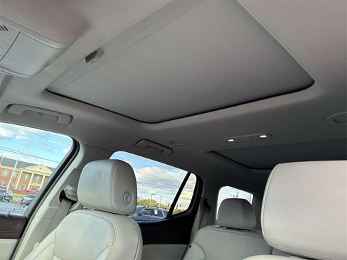 Used 2022 GMC Acadia SLT w/ Preferred Package image 19