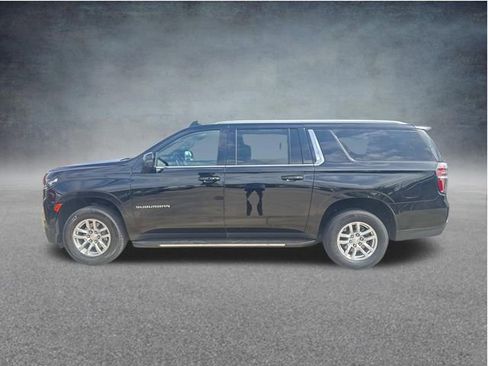 Used 2023 Chevrolet Suburban LT w/ Luxury Package RWD image 6