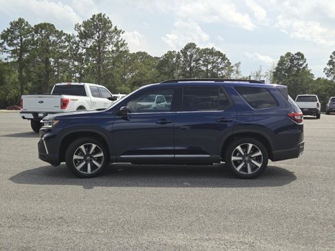 Certified 2025 Honda Pilot Touring image 18