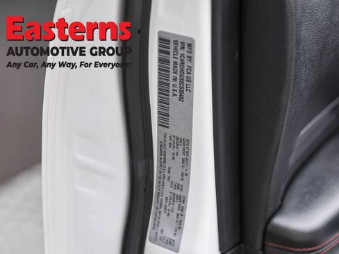 Used 2025 Dodge Durango GT RWD image 33