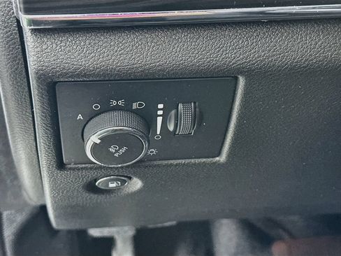 Used 2021 Jeep Grand Cherokee Limited AWD/4WD image 15
