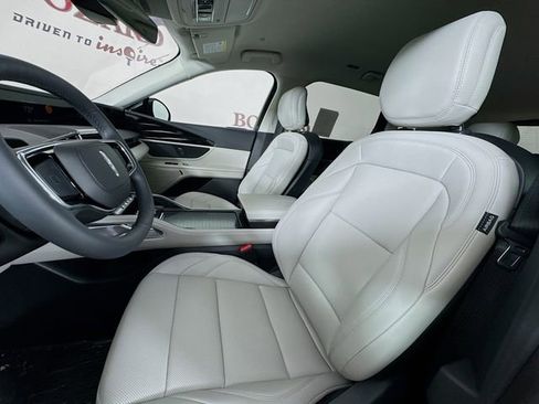 New 2026 Lincoln Nautilus Premier image 21