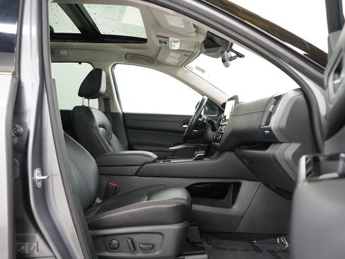 Used 2023 Nissan Pathfinder SL w/ SL Premium Package AWD/4WD image 12