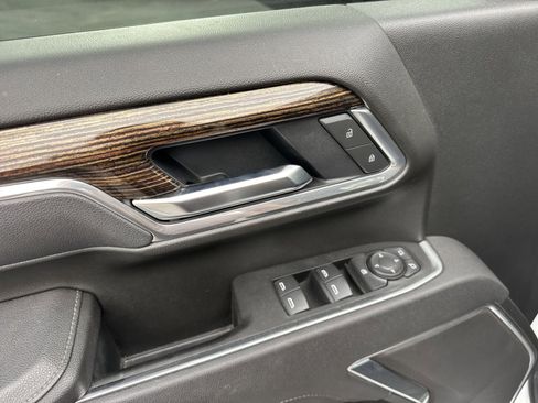 Used 2025 GMC Sierra 3500 SLE w/ SLE Value Package image 20