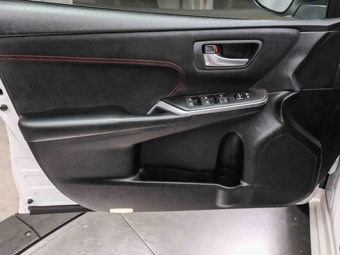 Used 2017 Toyota Camry XSE w/ Moonroof Package FWD image 27