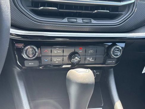 New 2026 Jeep Compass Latitude AWD/4WD image 18