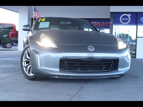 Used 2014 Nissan 370Z Touring RWD image 1