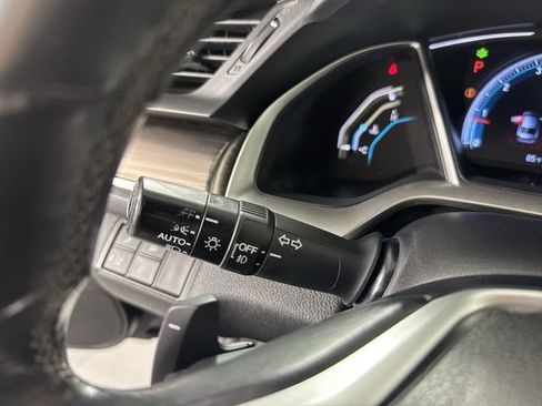 Used 2019 Honda Civic Touring image 15