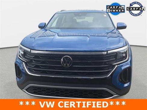 Used 2025 Volkswagen Atlas Cross Sport SE image 2